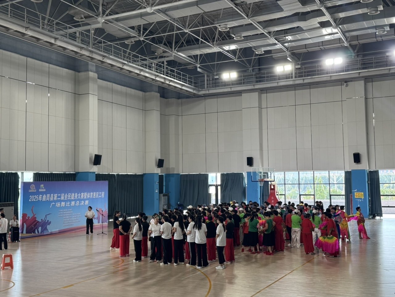 曲周爱眼医院护航广场舞大赛,暖心守护群众健康 曲周爱眼医院护航广场舞大赛,暖心守护群众健康